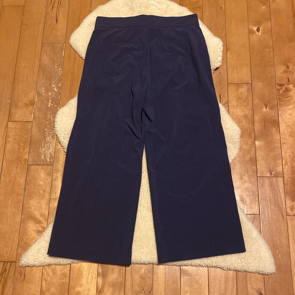 Athleta Tribeca Crop pants, navy blue, size 2 - Picture 2 of 11